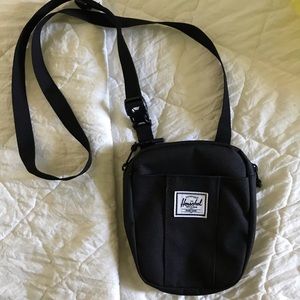 Herschel Supply Co. Black Messenger Bag 🖤